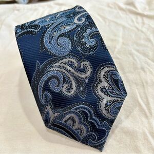 Elegant Paisley Men's Tie in Blue and Silver John Sparks NWT 3.25” Wide 56” Long